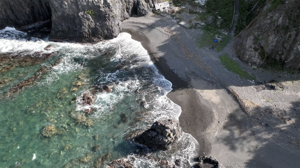 海上アルプス波打ち際